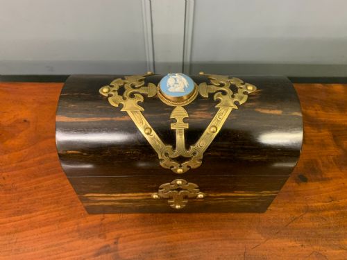 VICTORIAN COROMANDEL STATIONARY CASKET - ADDITIONAL PHOTO 3