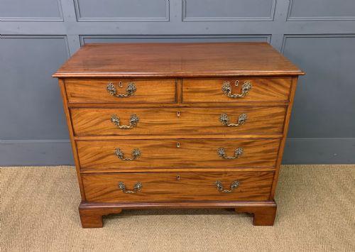 Georgian Mahogany Chest of Drawers