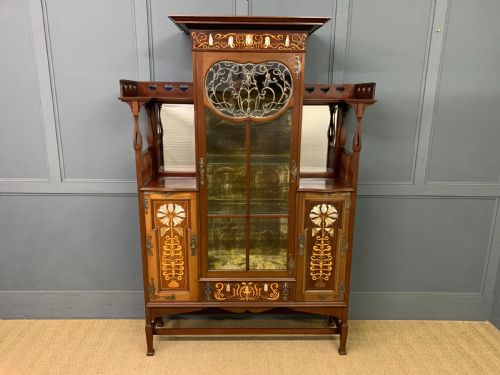 fig 3. Arts and Crafts Display Cabinet by Shapland and Petter