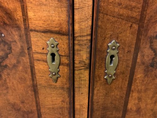 WARING GILLOW BURR WALNUT BOOKCASE - ADDITIONAL PHOTO 8