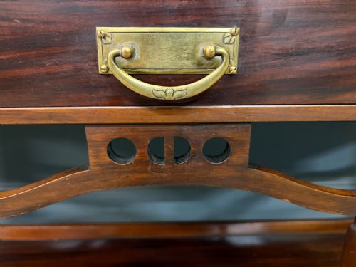 ARTS AND CRAFTS MAHOGANY DISPLAY CABINET - ADDITIONAL PHOTO 3