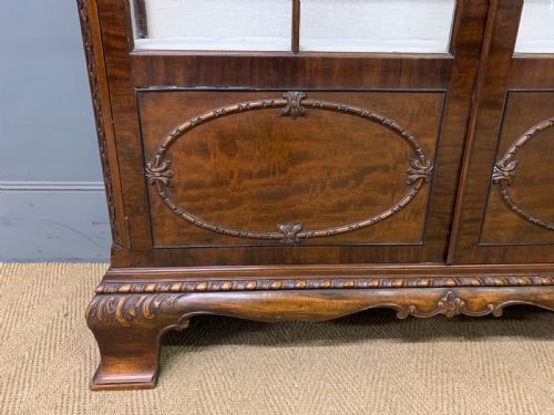 CHIPPENDALE STYLE MAHOGANY DISPLAY CABINET - ADDITIONAL PHOTO 4