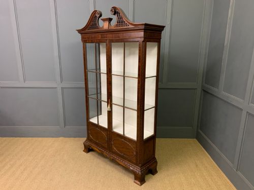 CHIPPENDALE STYLE MAHOGANY DISPLAY CABINET - ADDITIONAL PHOTO 11