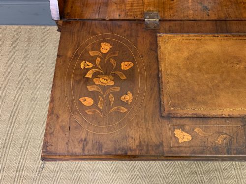 18TH CENTURY DUTCH MARQUETRY WALNUT BUREAU - ADDITIONAL PHOTO 10