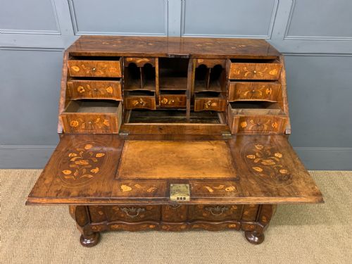 18TH CENTURY DUTCH MARQUETRY WALNUT BUREAU - ADDITIONAL PHOTO 11