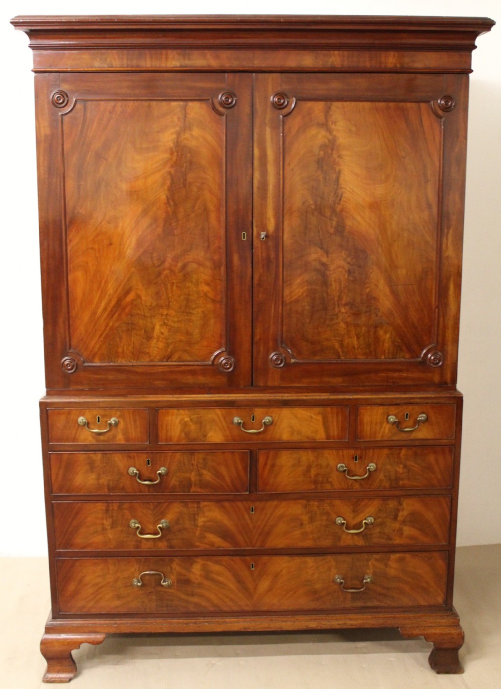 Georgian Mahogany Linen Press