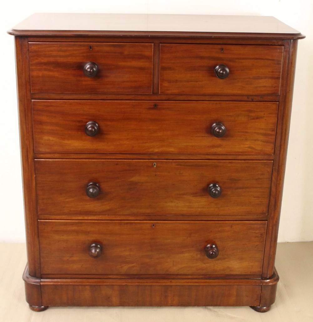 Large Victorian Mahogany Chest of Drawers