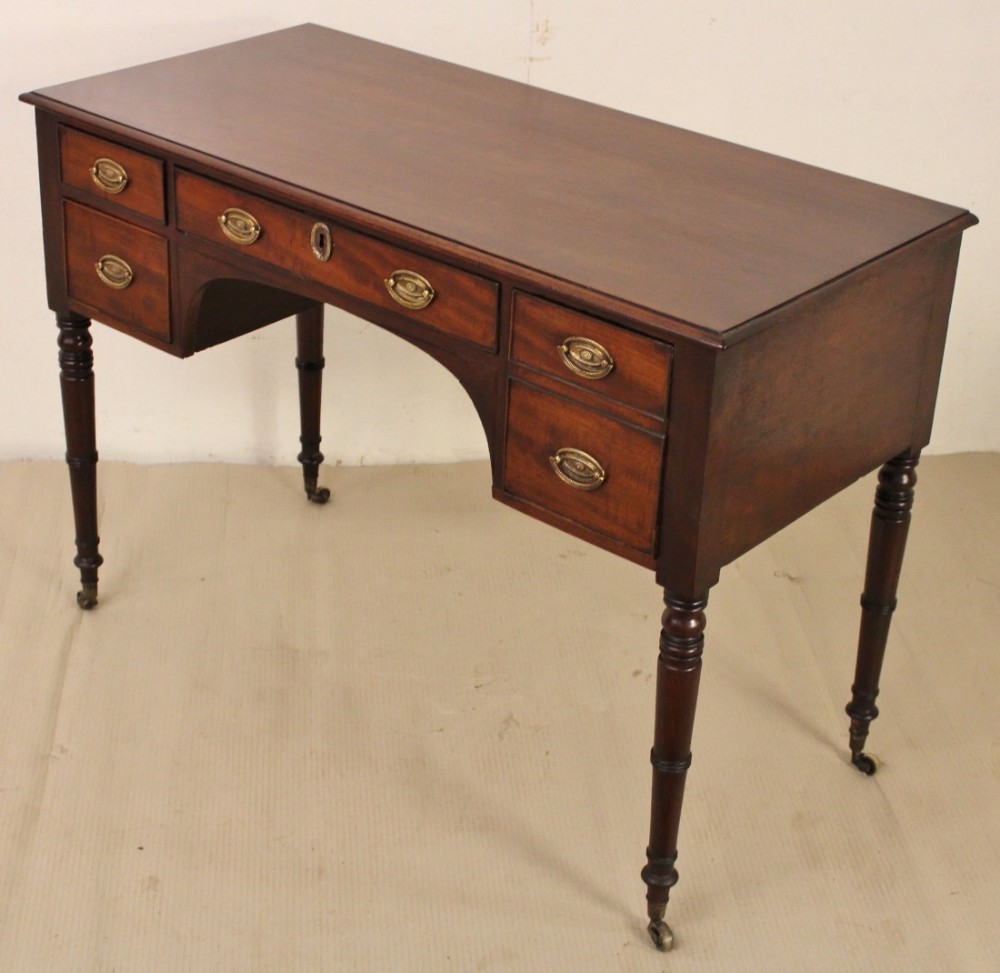 Georgian Mahogany Side Table