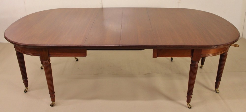 Mahogany Extending Dining Table on Reeded Legs
