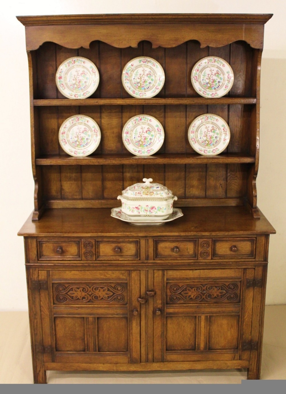 Ipswich Oak Dresser