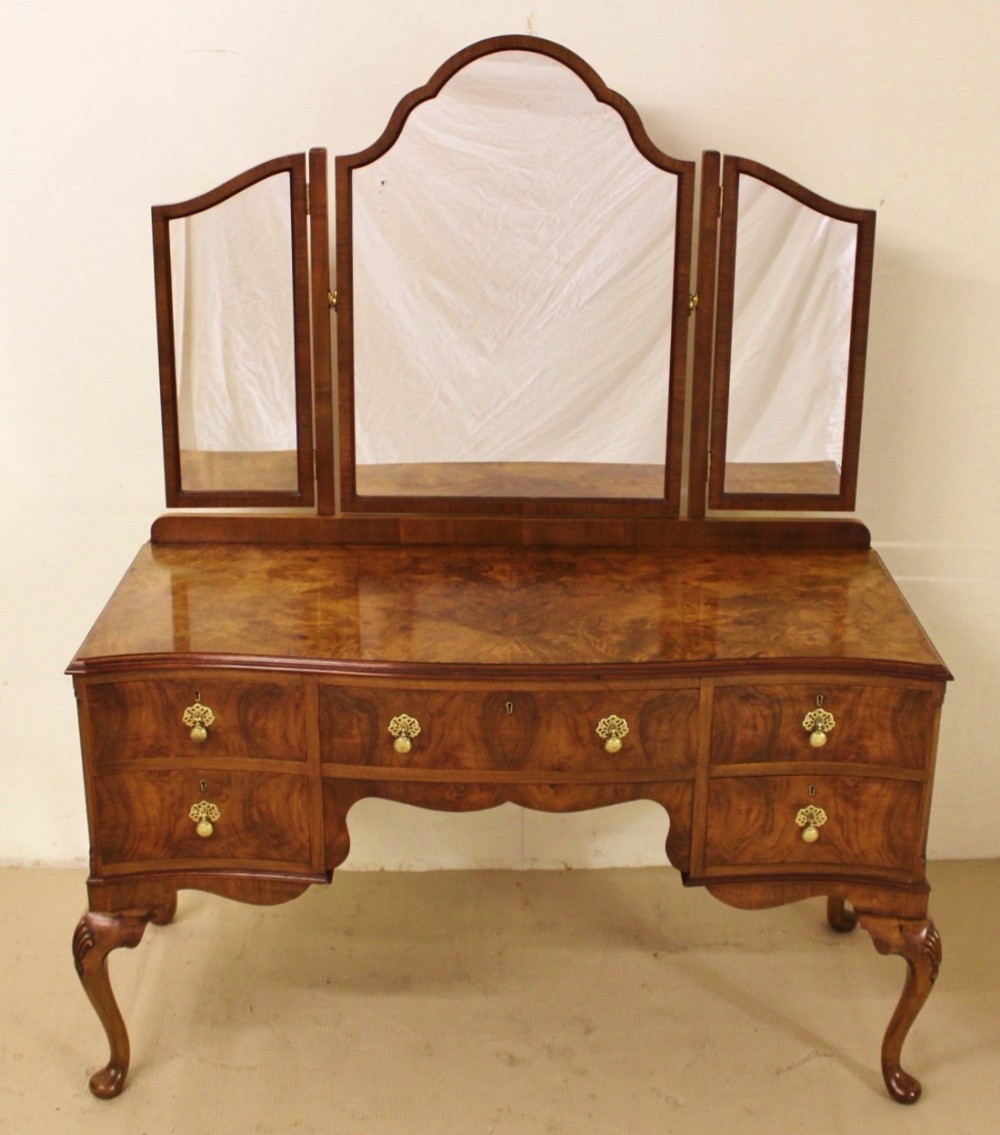 Burr Walnut Serpentine Fronted Dressing Table