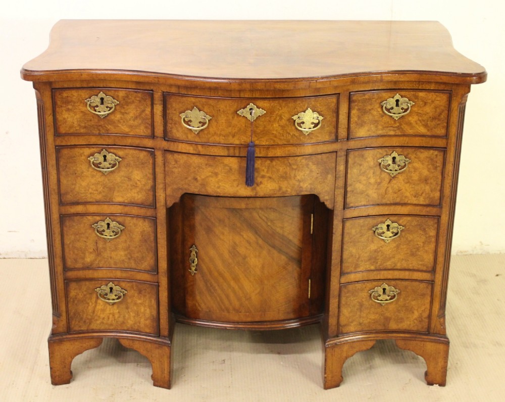 Burr Walnut Serpentine Fronted Knee Hole Desk