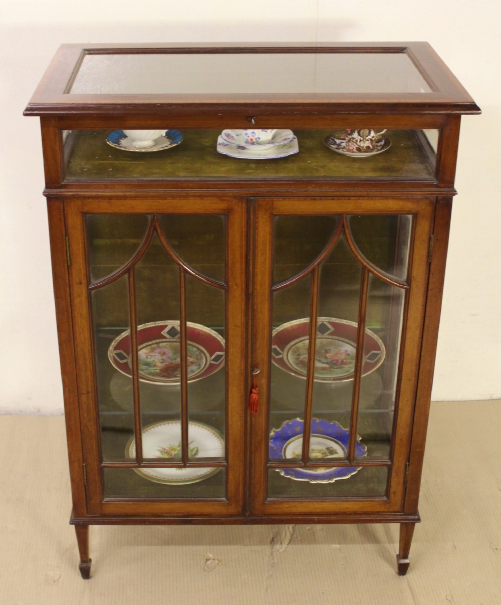 Edwardian Inlaid Mahogany Bijouterie Table and Cabinet