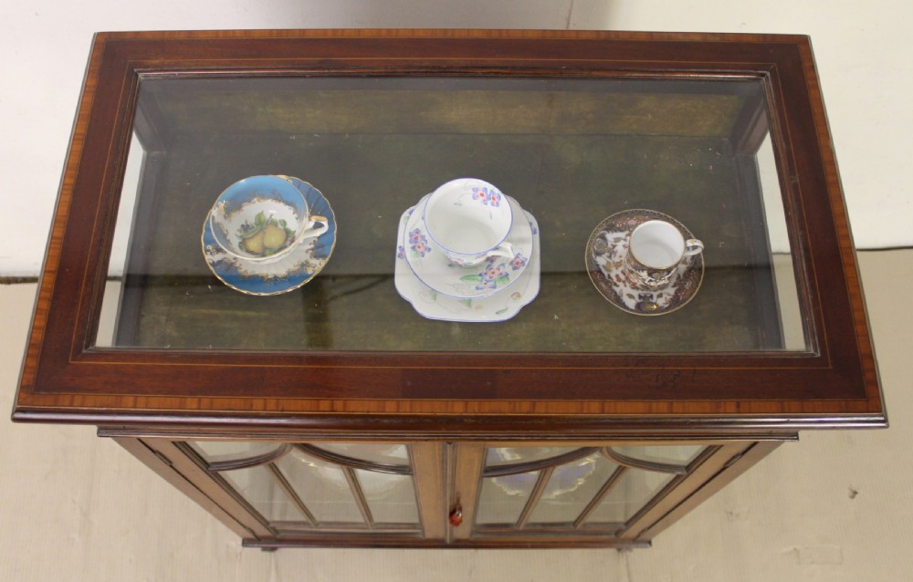 Edwardian Inlaid Mahogany Bijouterie Table and Cabinet View III
