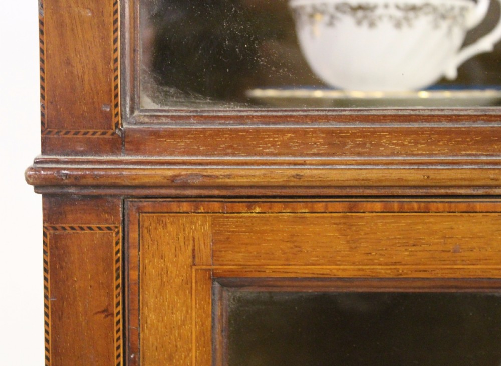 Edwardian Inlaid Mahogany Bijouterie Table and Cabinet View XV
