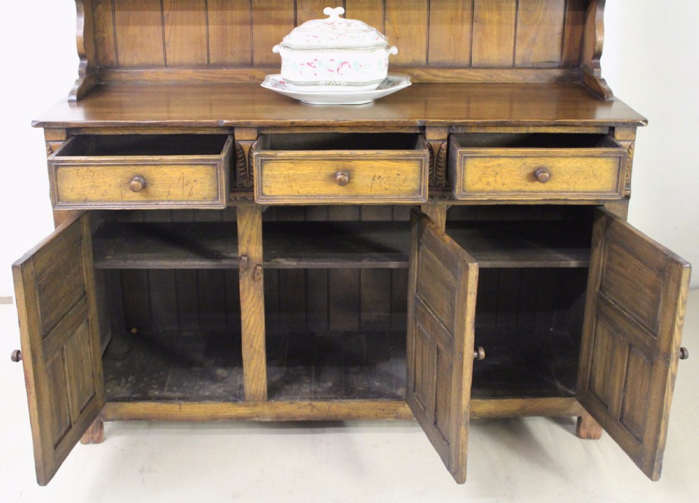 Ipswich Oak Dresser View V
