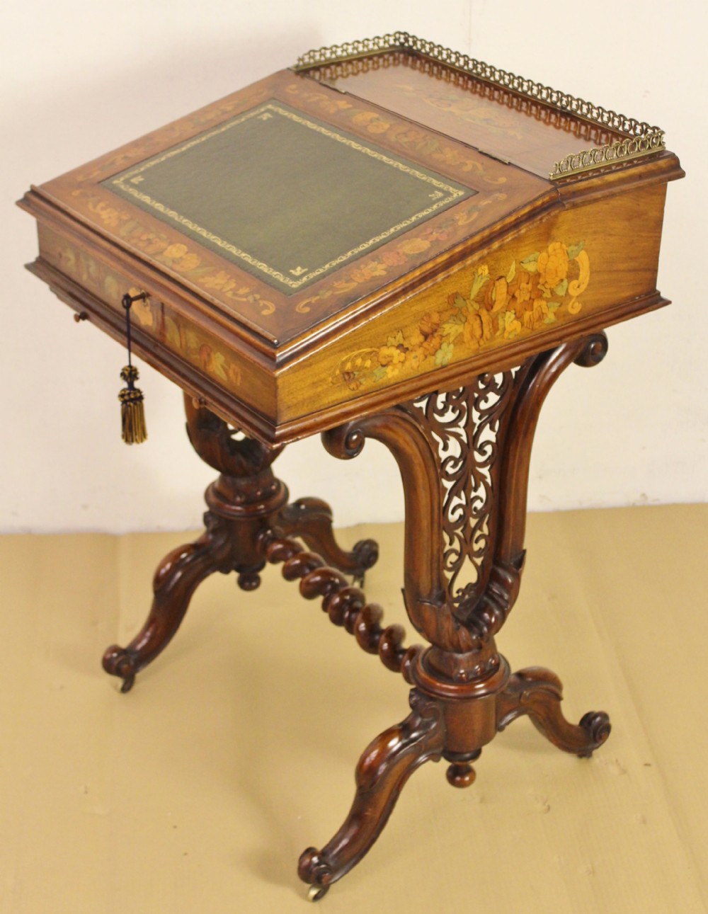 Superb Victorian Inlaid Burr Walnut Davenport