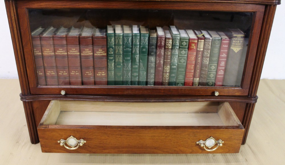 Mahogany Globe Wernicke Bookcase View III