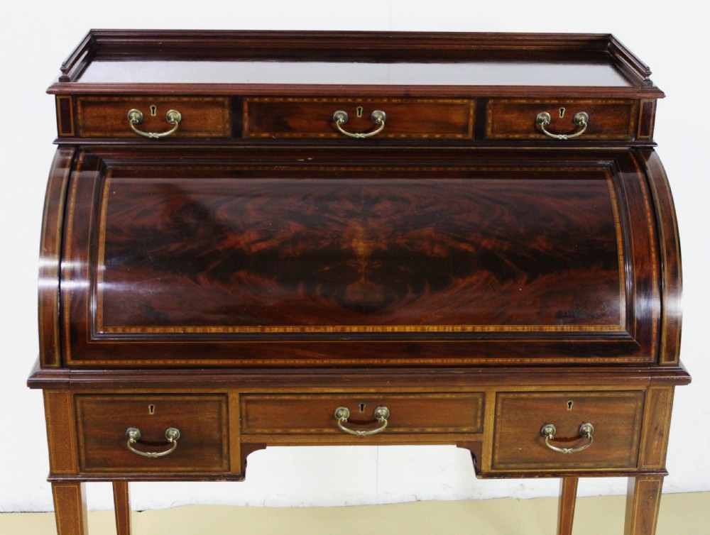 Inlaid Mahogany Cylinder Bureau by Jas Shoolbred View VII