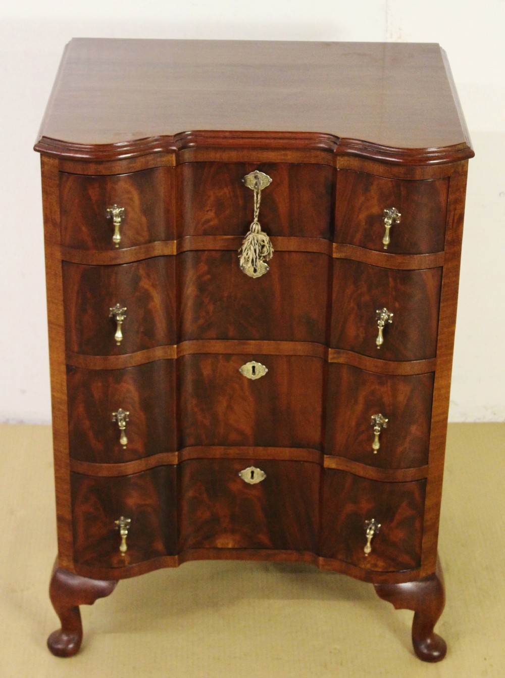 Mahogany Serpentine Chest of Drawers