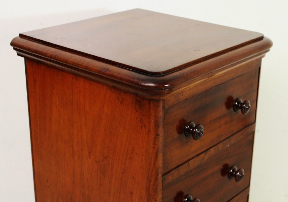 Pair of Victorian Mahogany Bedside Chests View XVII