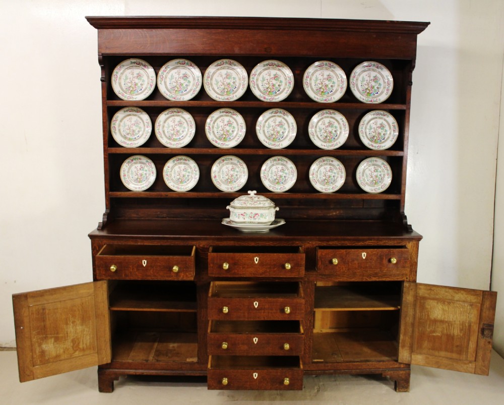 Early 19th Century Welsh Oak Dresser View V