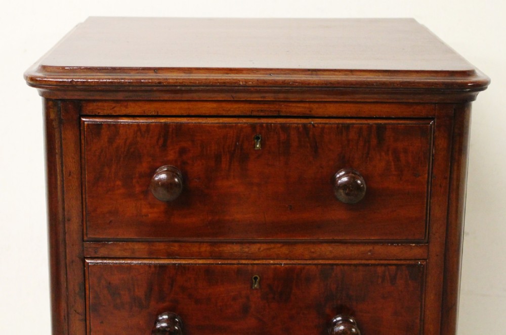 Pair of Victorian Mahogany Bedside Chests View IX