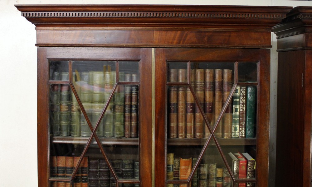Pair of Edwardian Mahogany Glazed Bookcases View XI
