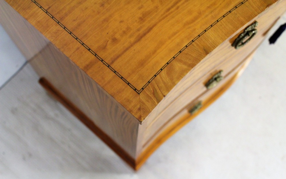 Inlaid Satinwood Serpentine Fronted Chest of Drawers View IX