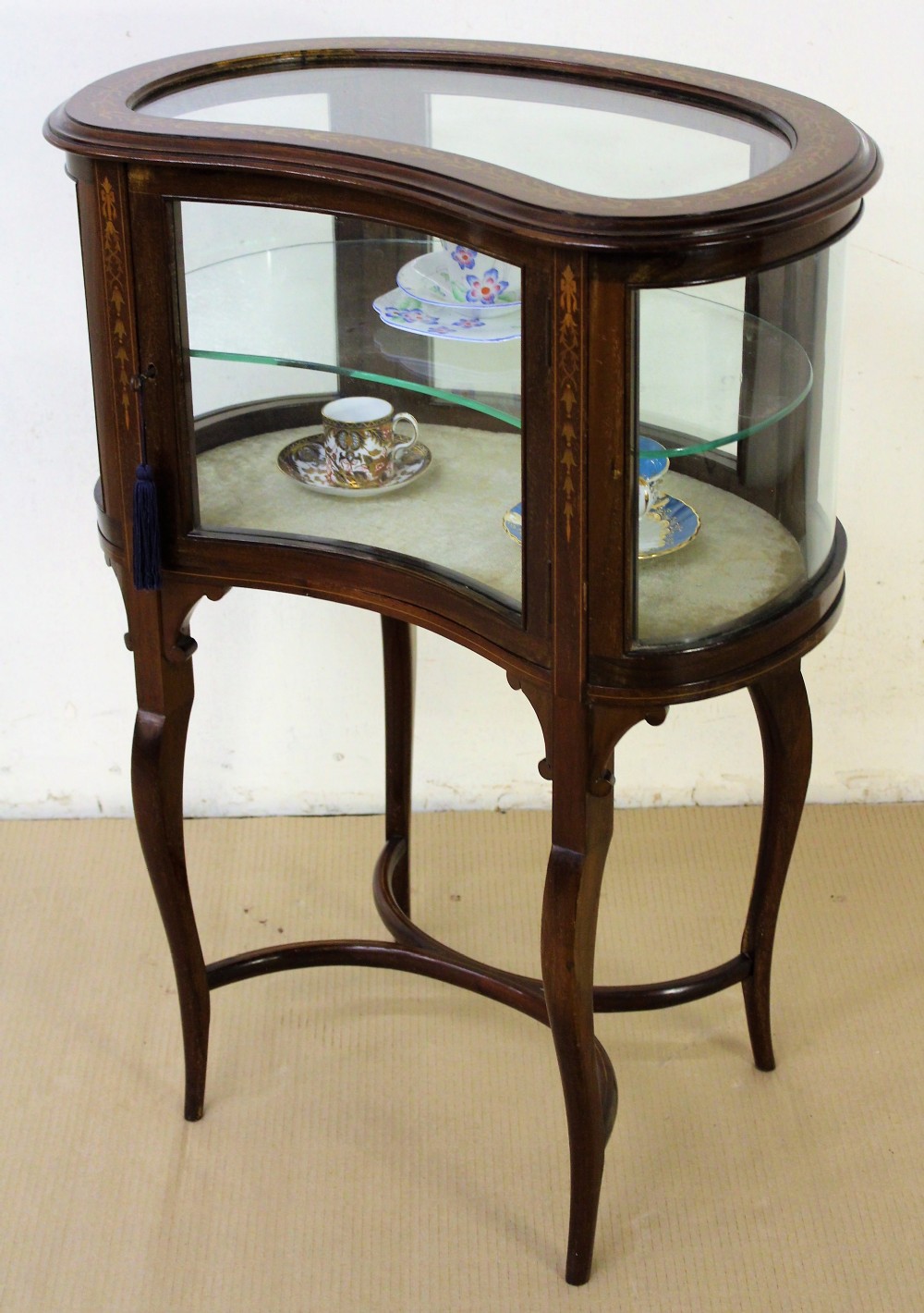 Edwardian Inlaid Mahogany Bijouterie Table
