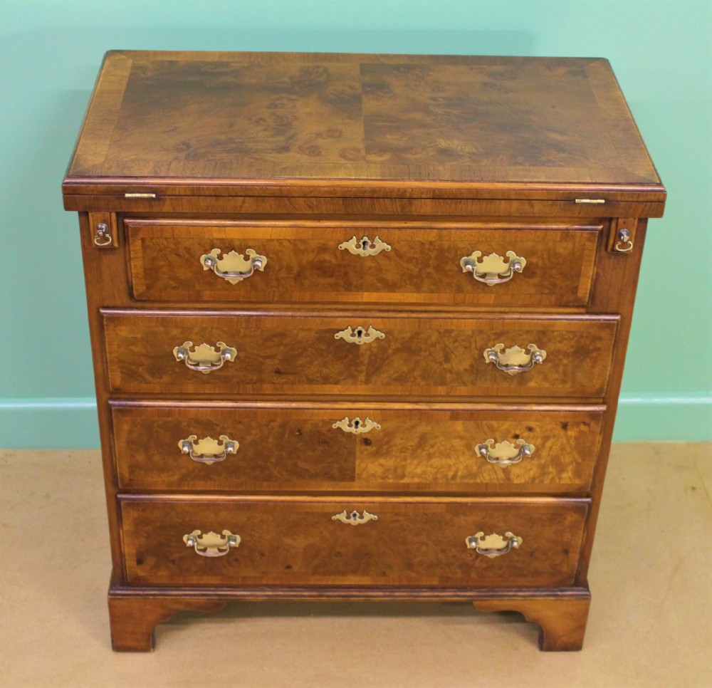 Burr Walnut George I Style Bachelors Chest of Drawers
