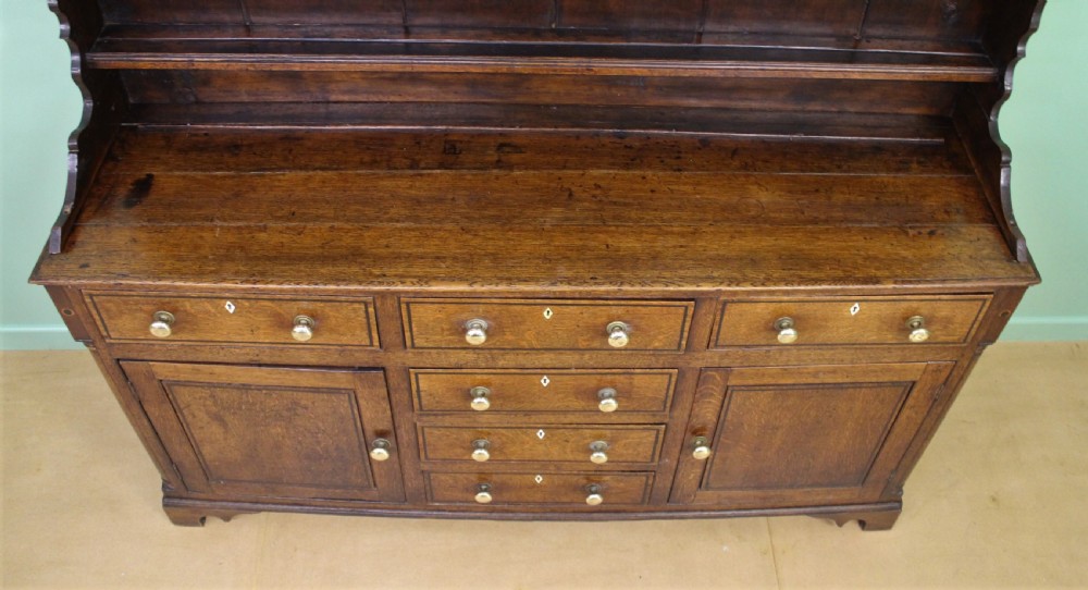Early 19th Century English Oak Dresser View V
