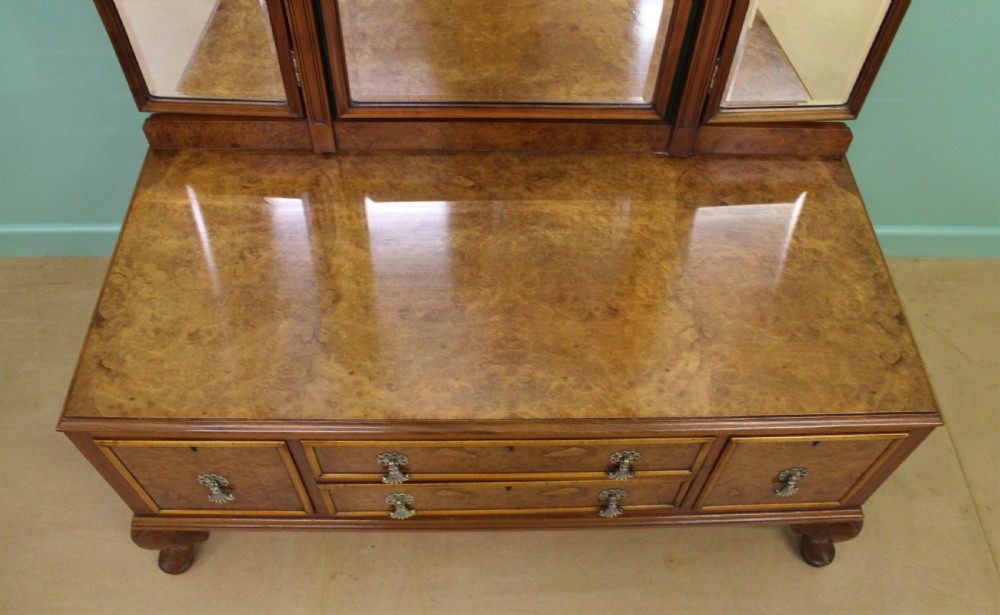 Waring and Gillow Burr Walnut Dressing Table View XV