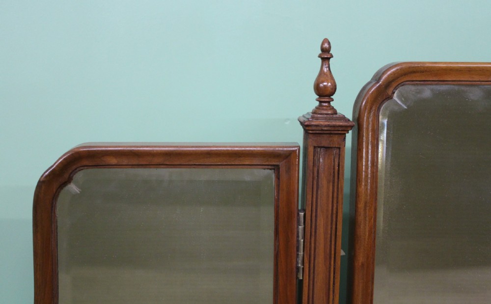 Waring and Gillow Burr Walnut Dressing Table View XVII