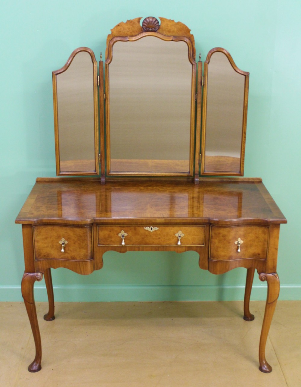 Queen Anne Style Burr Walnut Dressing Table