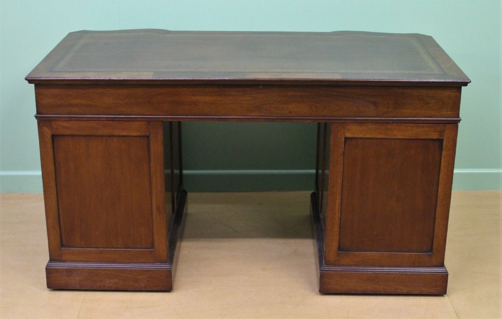 Serpentine Fronted Pedestal Desk by Waring and Gillow View XVI