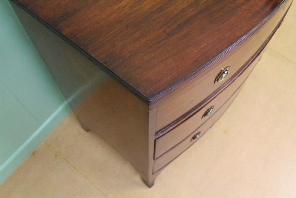 Georgian Mahogany Bow Chest of Drawers View VI
