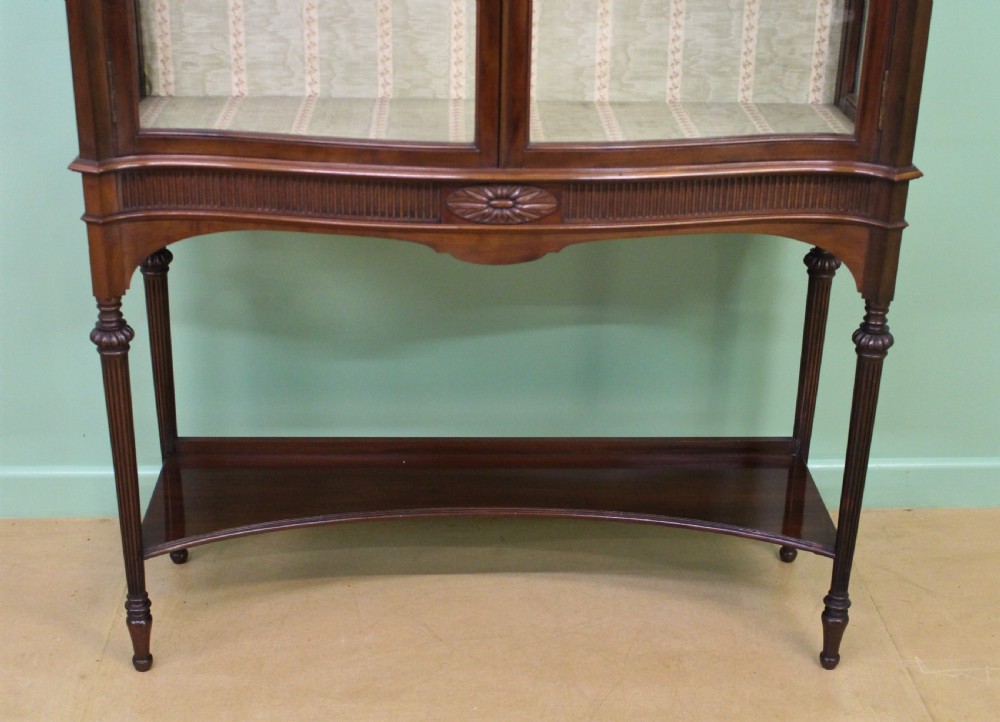 Serpentine Mahogany Display Cabinet by Maple and Co View IX