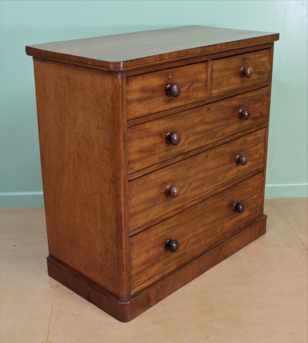 Victorian Mahogany Chest of Drawers