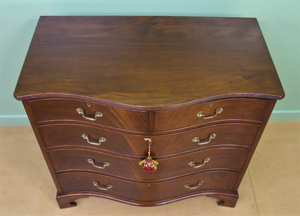 Serpentine Mahogany Chest of Drawers View III