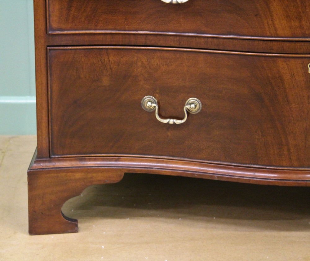 Serpentine Mahogany Chest of Drawers View VIII