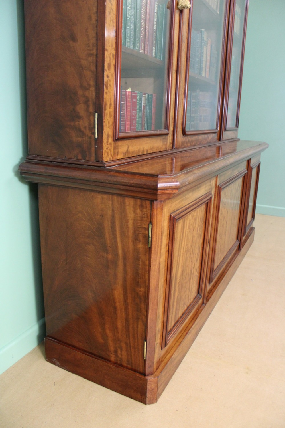 Fine Quality Victorian Figured Mahogany Library Bookcase View XV