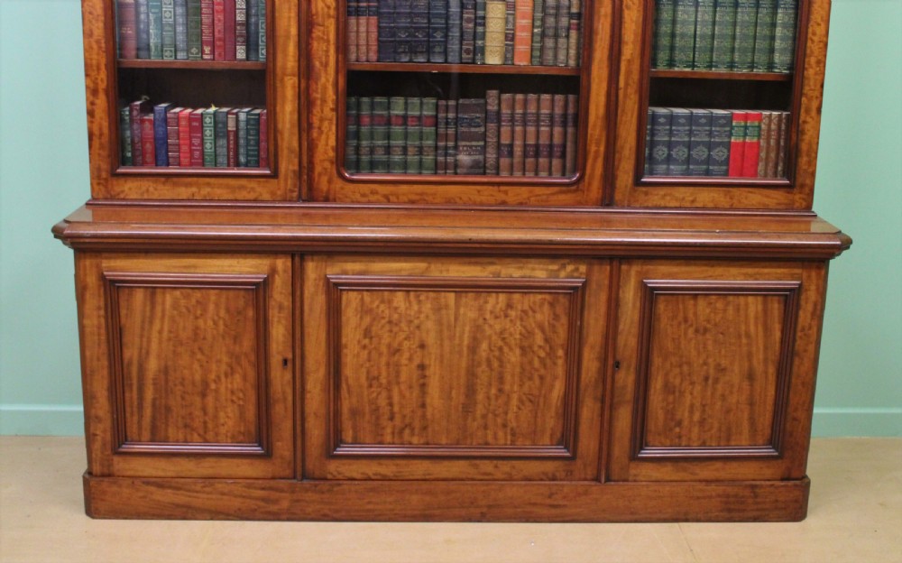 Fine Quality Victorian Figured Mahogany Library Bookcase View XVI