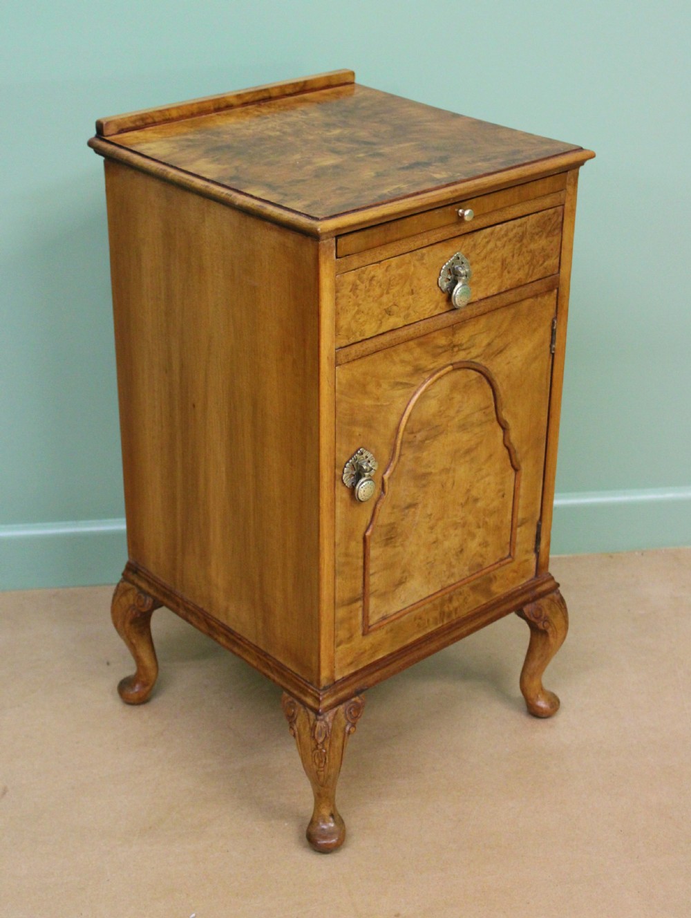 Pair of Burr Walnut Bedside Cabinets View XIV