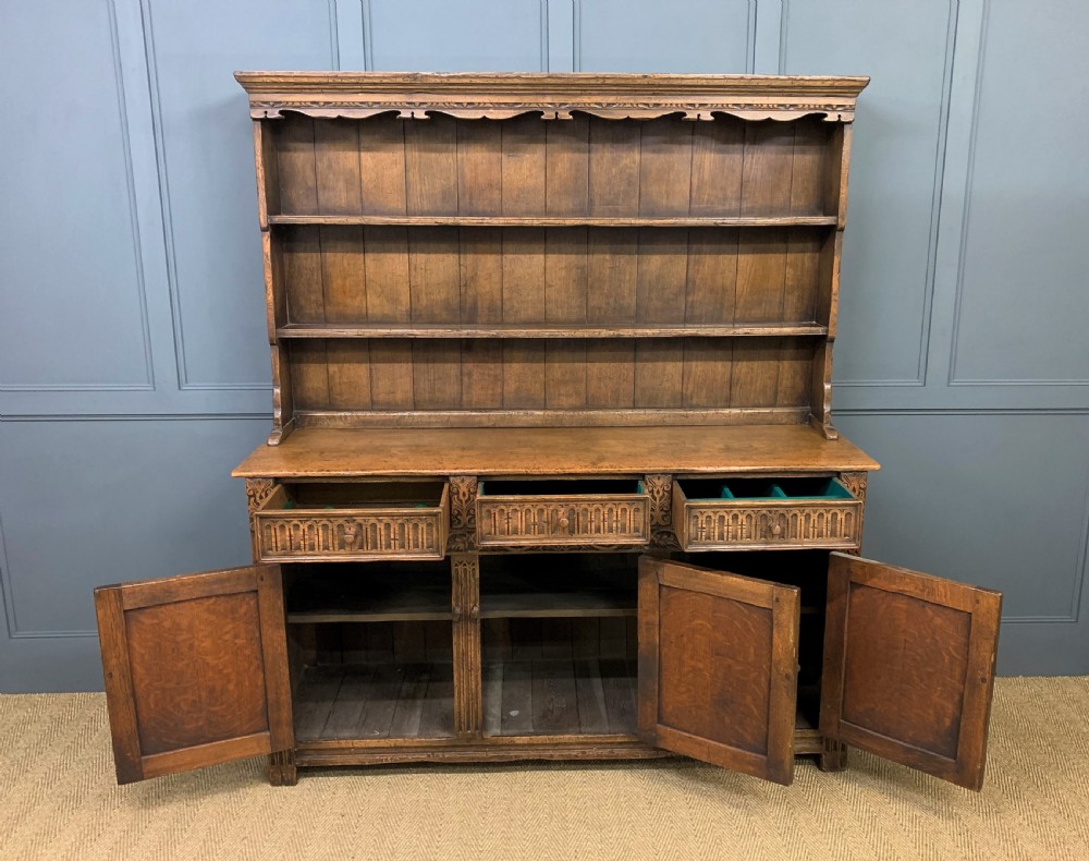 Ipswich Oak Dresser View IV