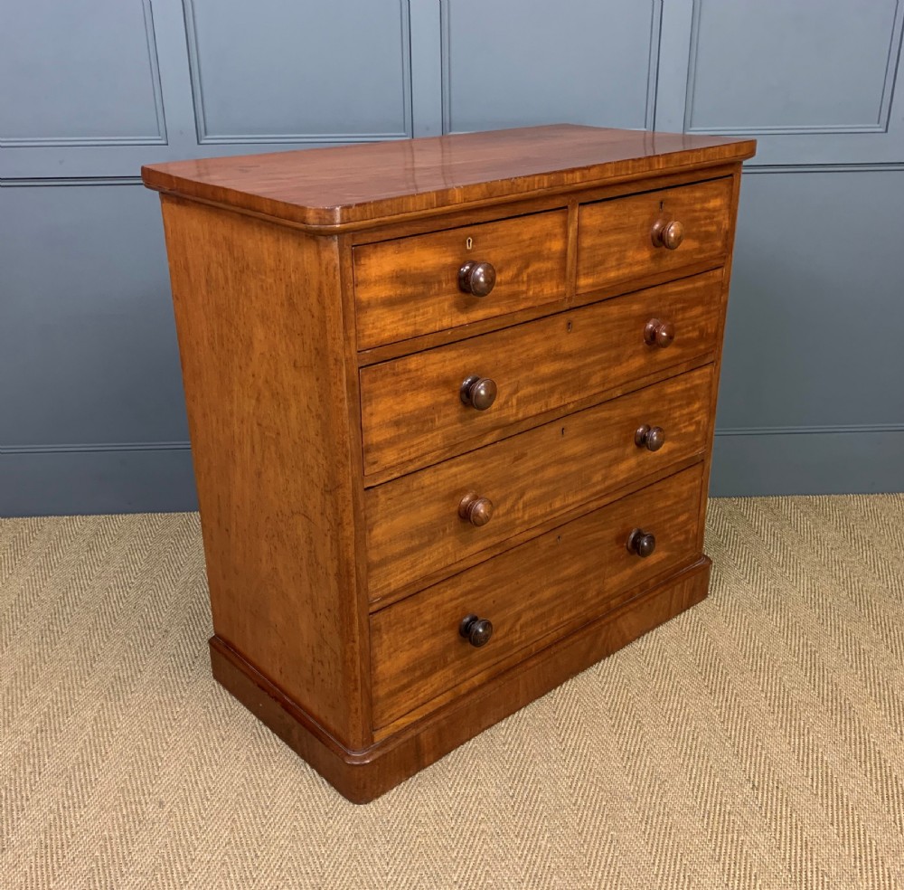 Victorian Mahogany Chest of Drawers