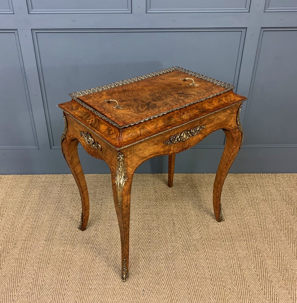 Victorian Inlaid Burr Walnut Jardiniere
