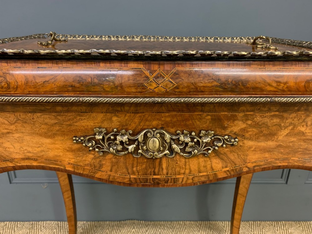 Victorian Inlaid Burr Walnut Jardiniere View VII