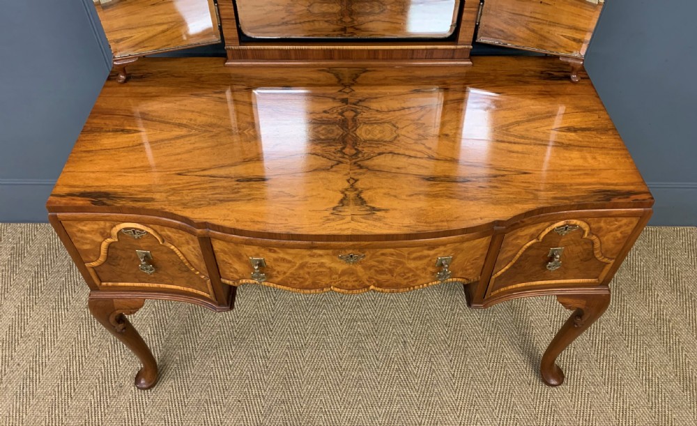 Waring and Gillow Burr Walnut Dressing Table View IV