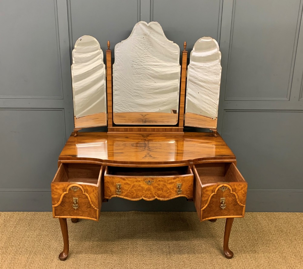 Waring and Gillow Burr Walnut Dressing Table View VII